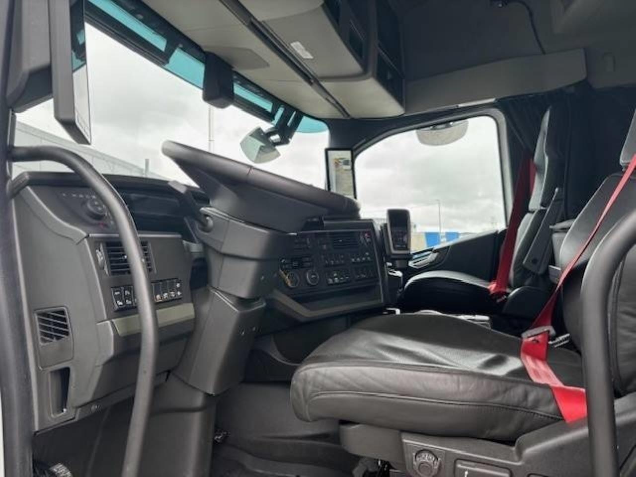 Volvo FH 540 AERO 2024 - Skåp isolerat