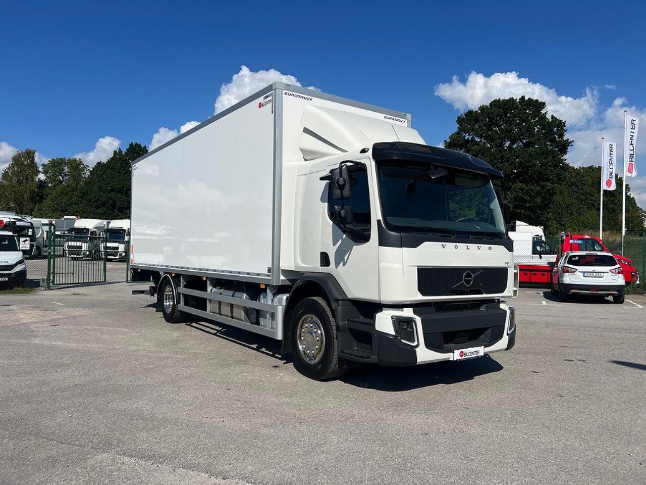 Volvo FE 320 4x2 Nya Modellen, Skåpbil med Öppningsbarsida 2024 - Skåp