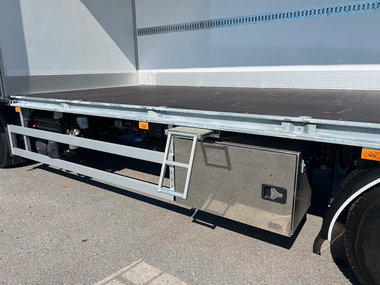 Volvo FE 320 4x2 Nya Modellen, Skåpbil med Öppningsbarsida 2024 - Skåp