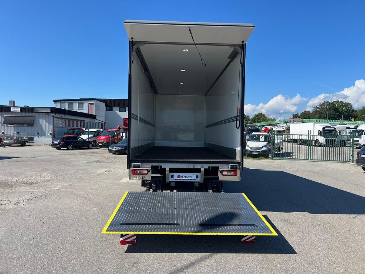 Volvo FE 320 4x2 Nya Modellen, Skåpbil med Öppningsbarsida 2024 - Skåp