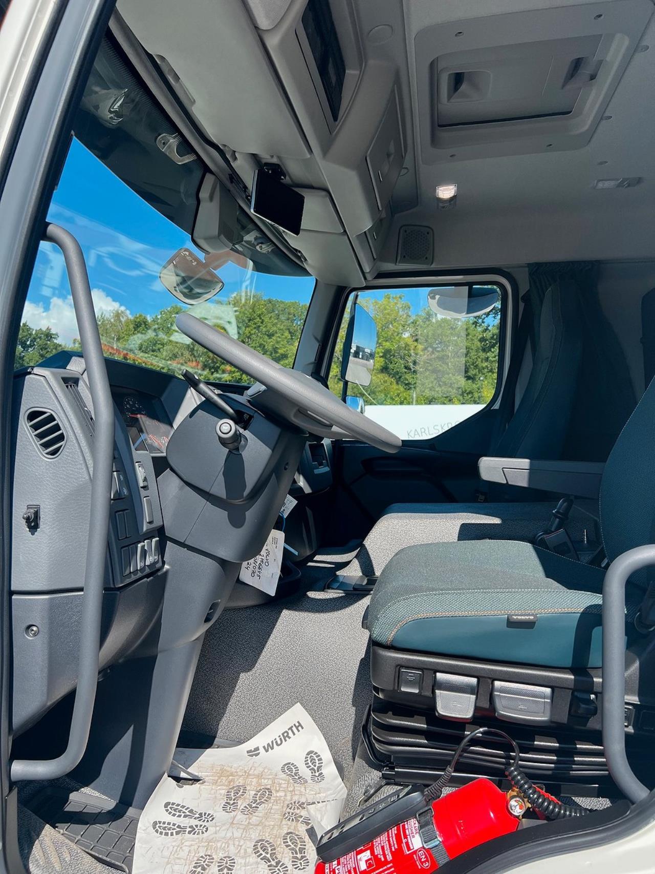 Volvo FE 320 4x2 Nya Modellen, Skåpbil med Öppningsbarsida 2024 - Skåp