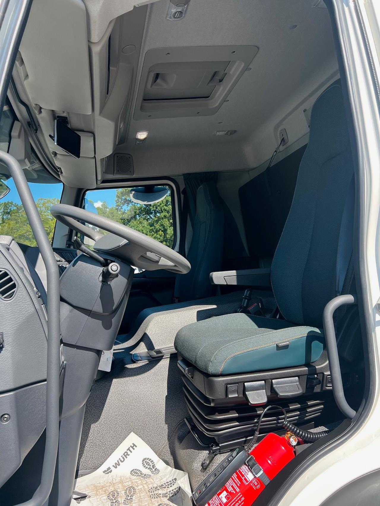Volvo FE 320 4x2 Nya Modellen, Skåpbil med Öppningsbarsida 2024 - Skåp