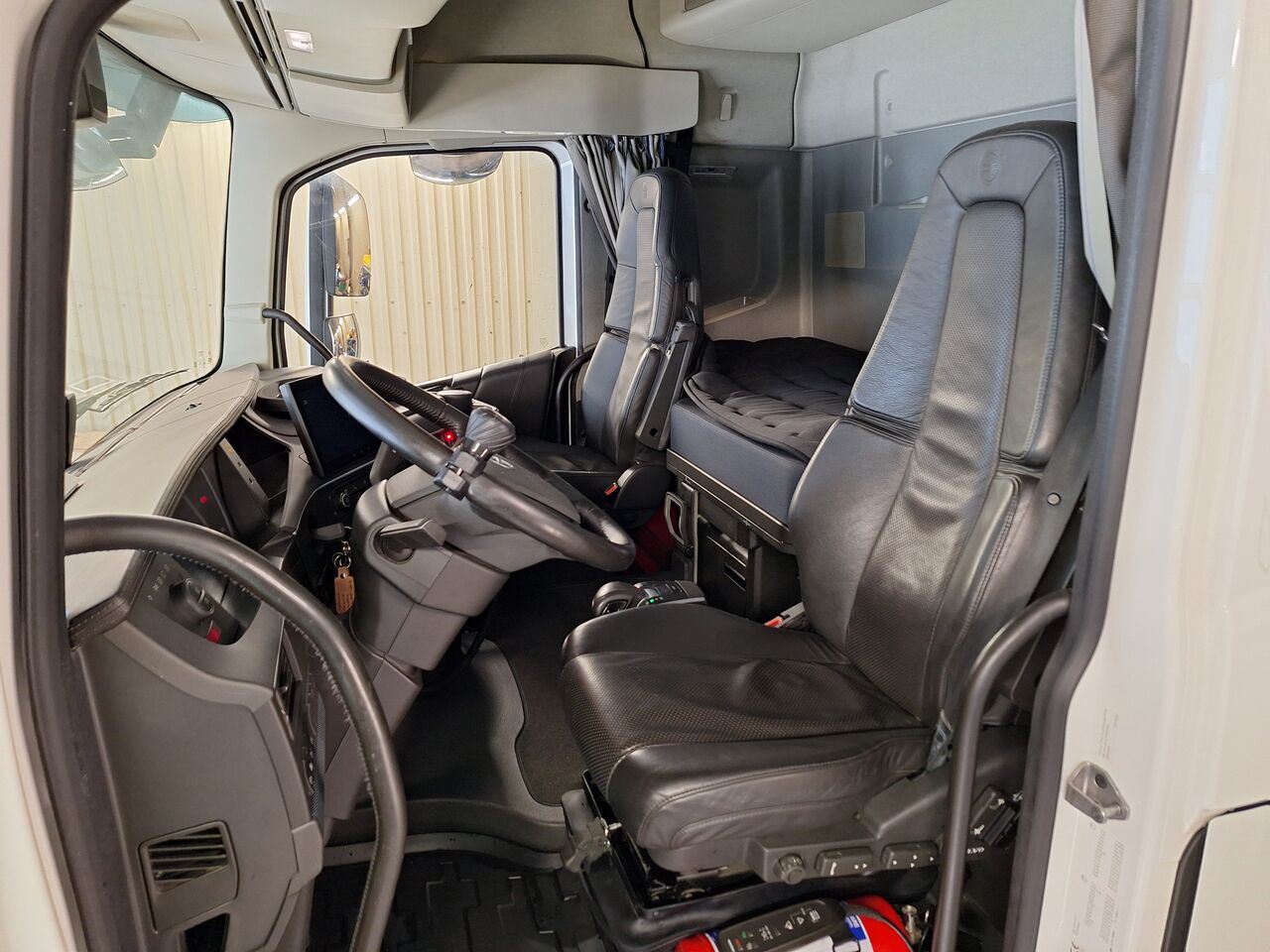 Volvo FH 6x2 Skåp Kyl/Frys 2023 - Skåp isolerat