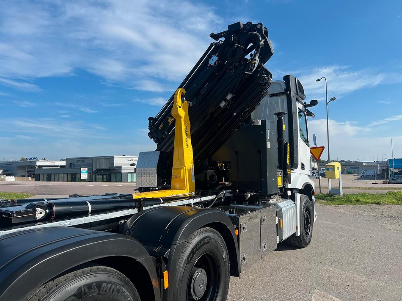Mercedes-Benz Arocs 3553 8x4*4 Kranväxlare Palfinger & Jibb 2023 - Kran