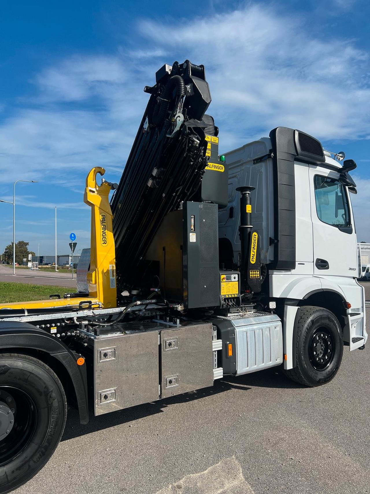 Mercedes-Benz Arocs 3553 8x4*4 Kranväxlare Palfinger & Jibb 2023 - Kran