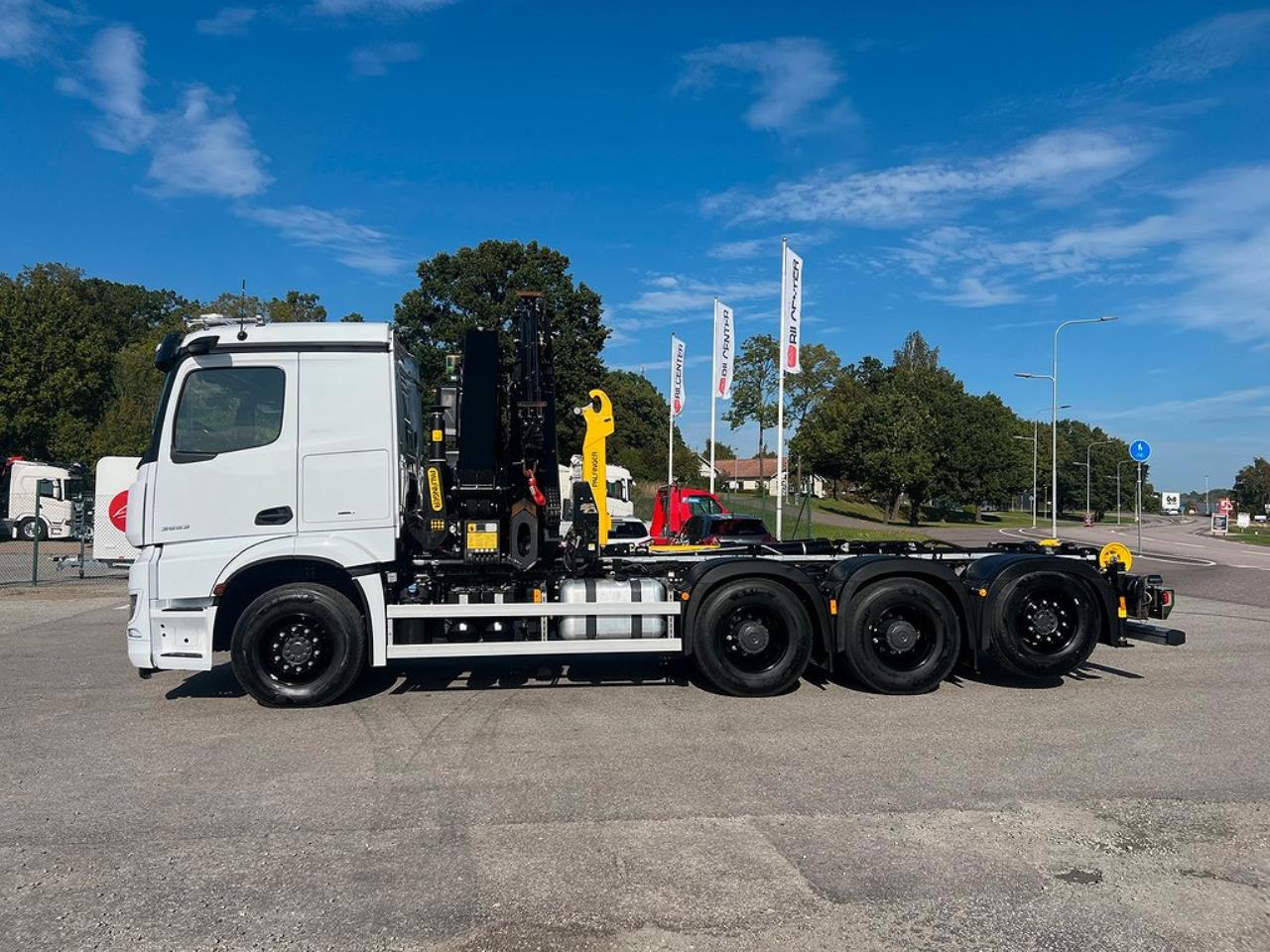 Mercedes-Benz Arocs 3553 8x4*4 Kranväxlare Palfinger & Jibb 2023 - Kran