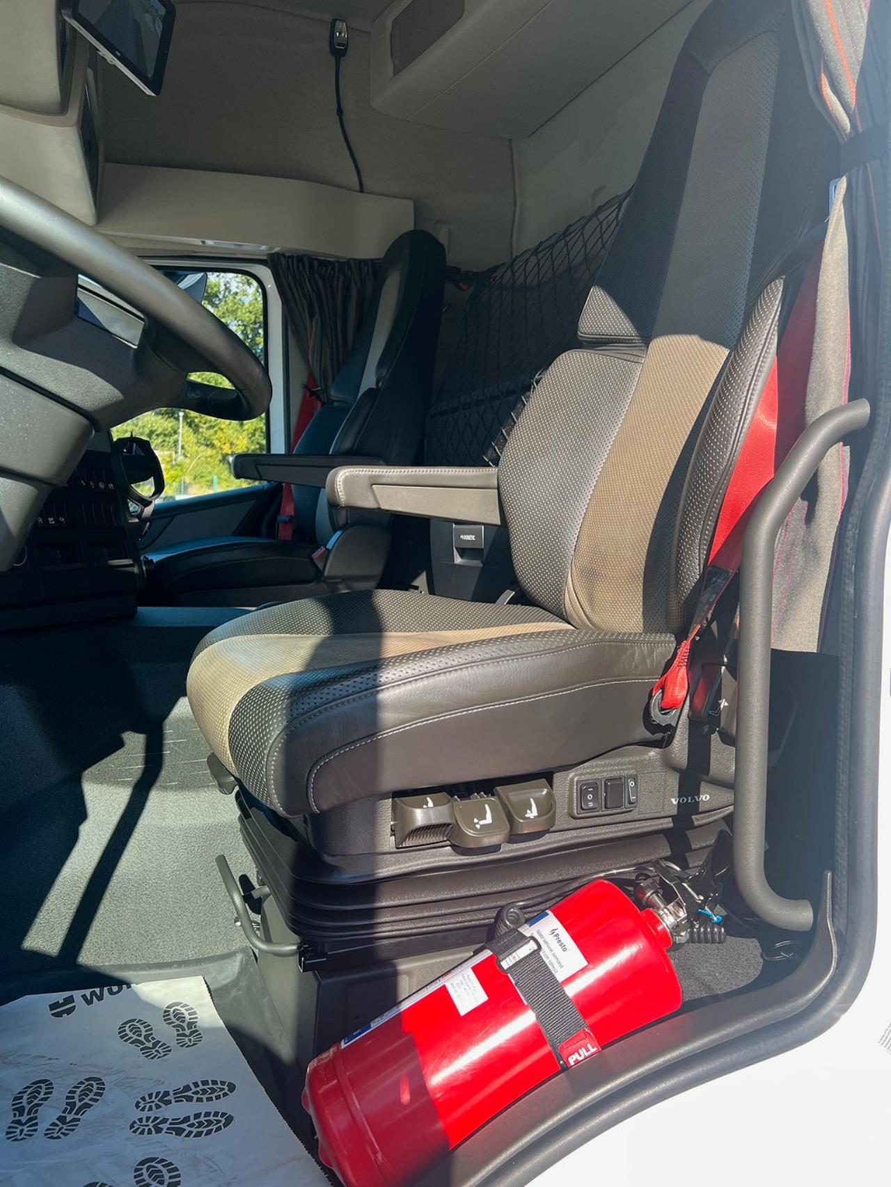 Volvo FM 380 4x2 Bärgningsbil 3-Lastare, Ny Skick, Påkostad 2024 - Bärgningsbil