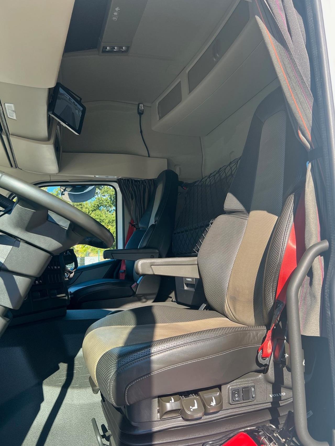 Volvo FM 380 4x2 Bärgningsbil 3-Lastare, Ny Skick, Påkostad 2024 - Bärgningsbil