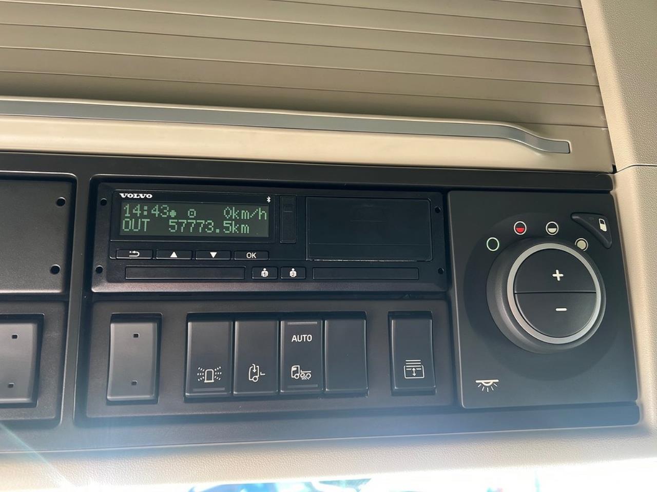 Volvo FM 380 4x2 Bärgningsbil 3-Lastare, Ny Skick, Påkostad 2024 - Bärgningsbil