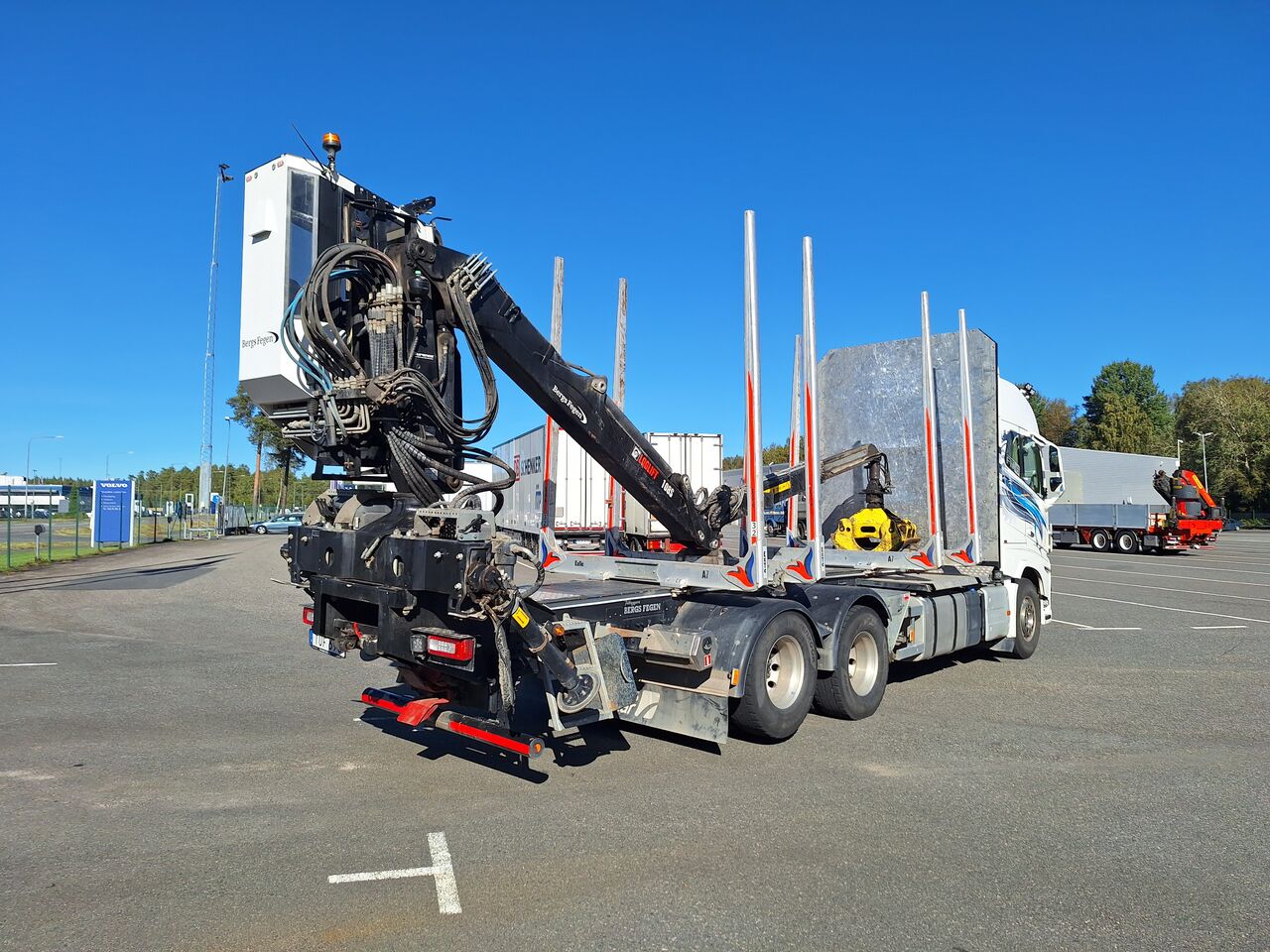 Volvo FH16 6x4 Timmerbil med kran 2023 - Timmer