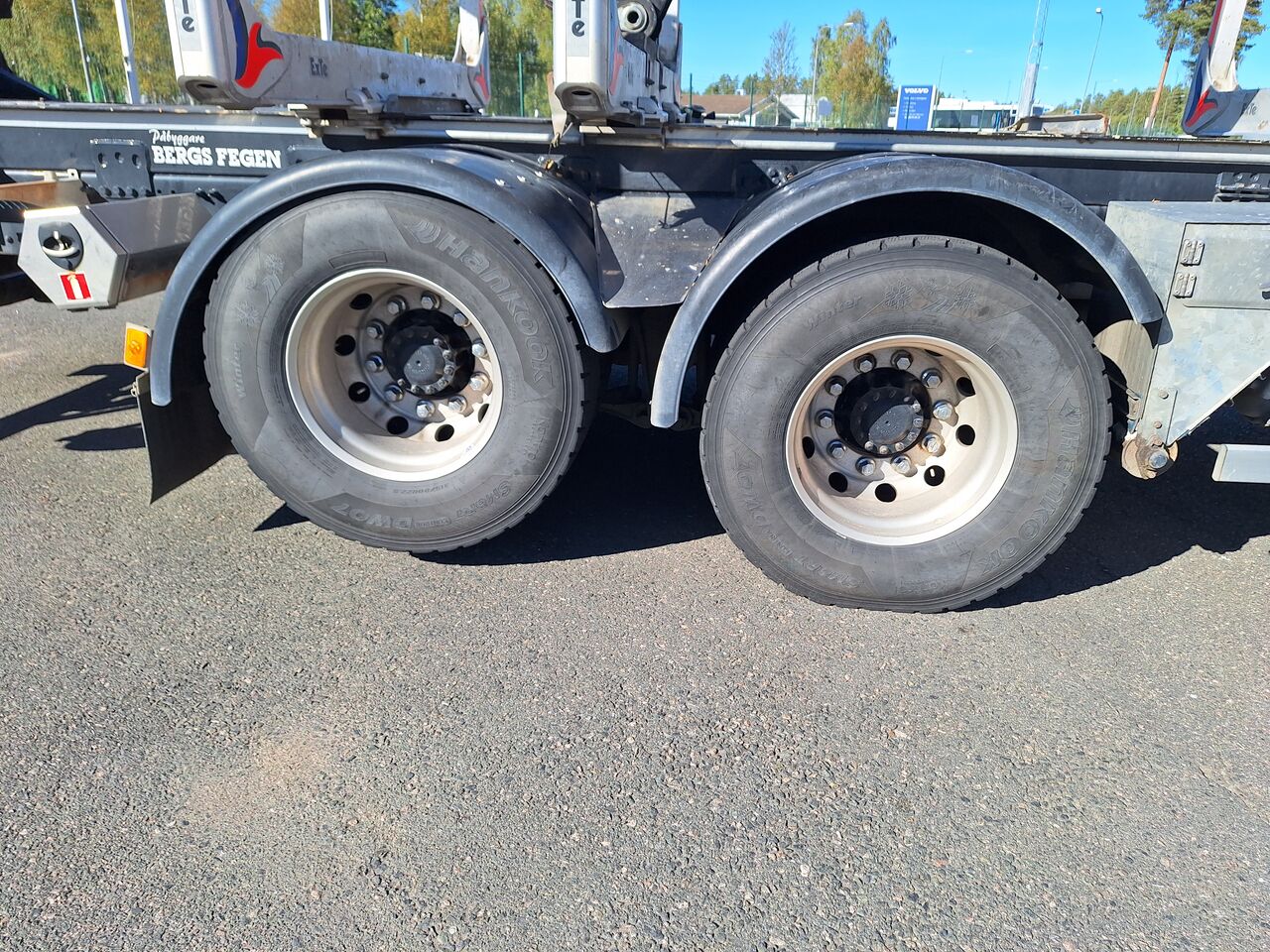 Volvo FH16 6x4 Timmerbil med kran 2023 - Timmer