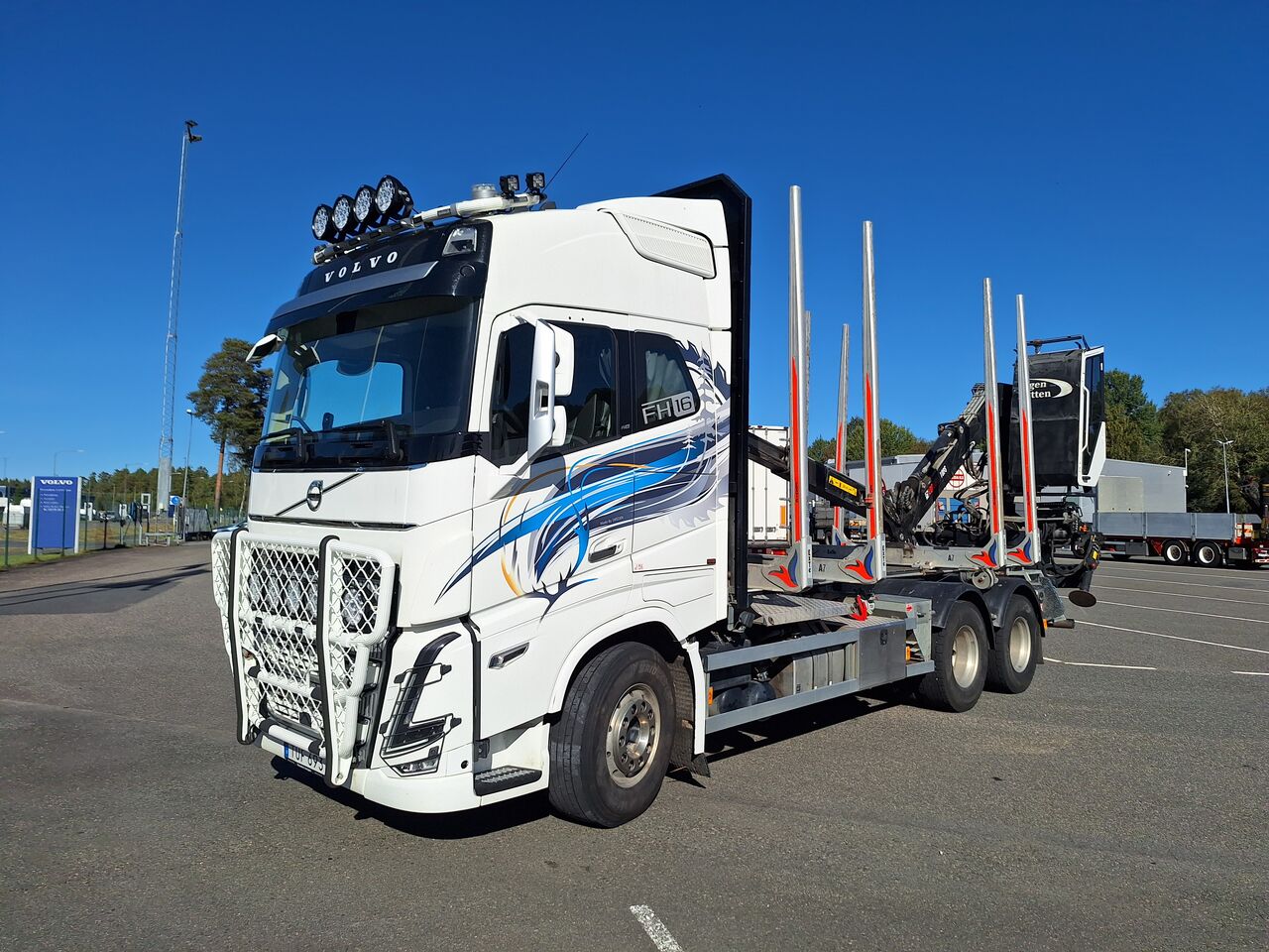 Volvo FH16 6x4 Timmerbil med kran 2023 - Timmer