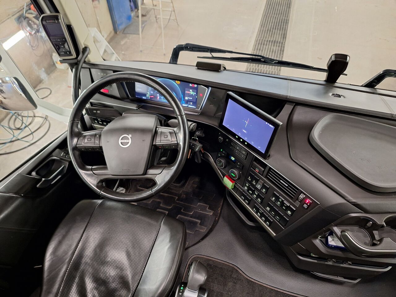 Volvo FH16 6x4 Timmerbil med kran 2023 - Timmer