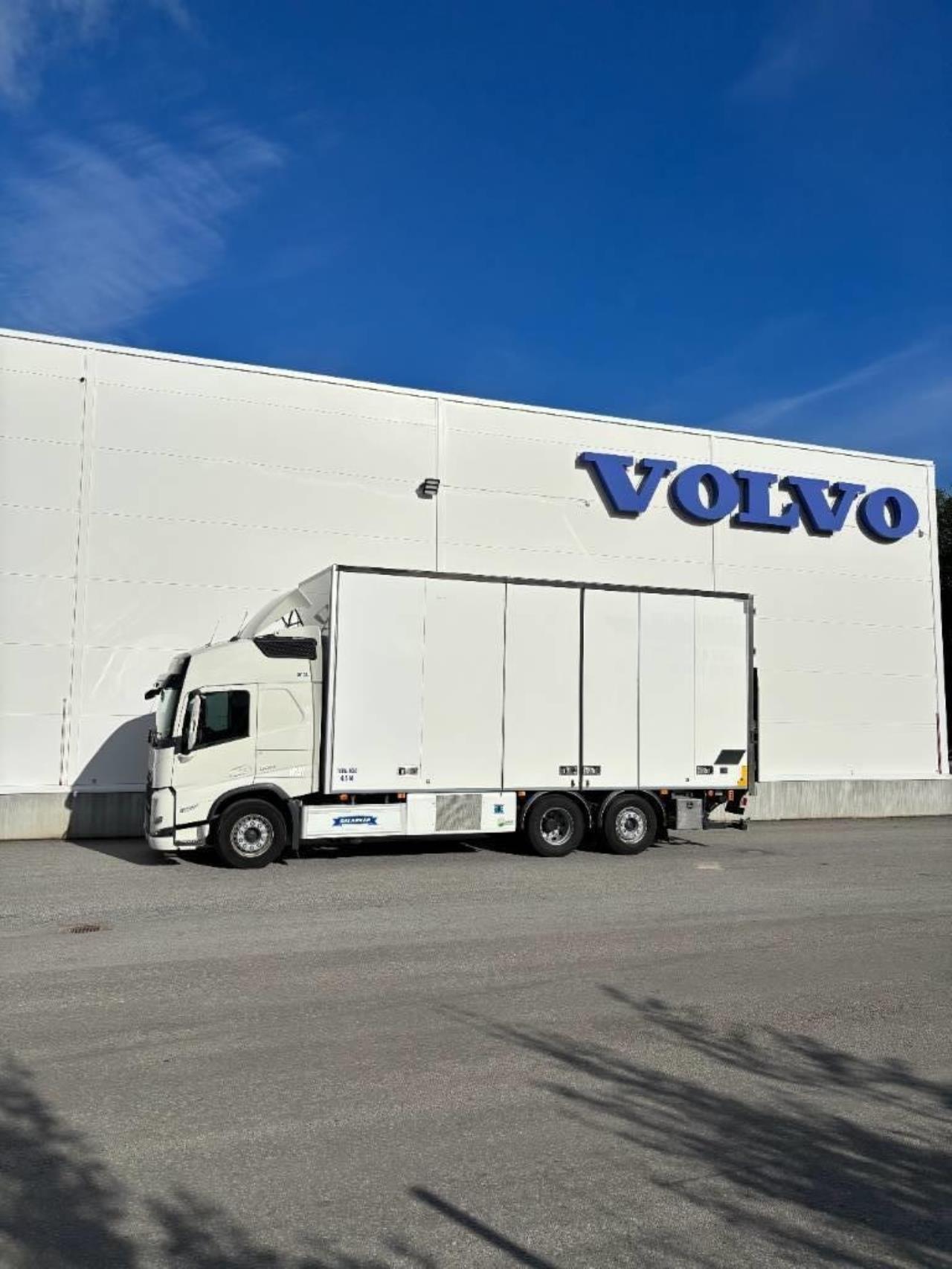 Volvo FM 500 2022 - Skåp isolerat