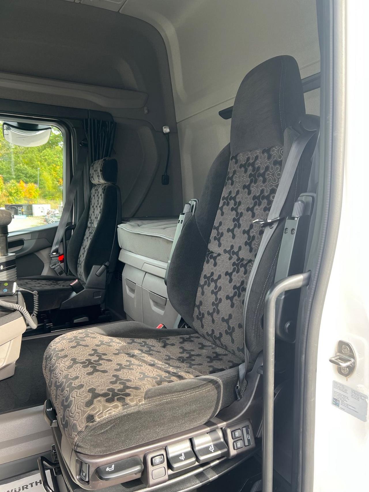 Scania R650 6x4 Tandem Dragbil FULL ADR 3,95 Hjulbas Euro 6 2021 - Dragbil