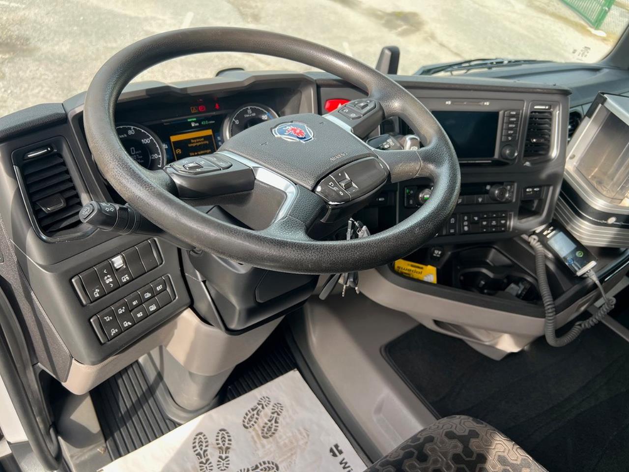 Scania R650 6x4 Tandem Dragbil FULL ADR 3,95 Hjulbas Euro 6 2021 - Dragbil