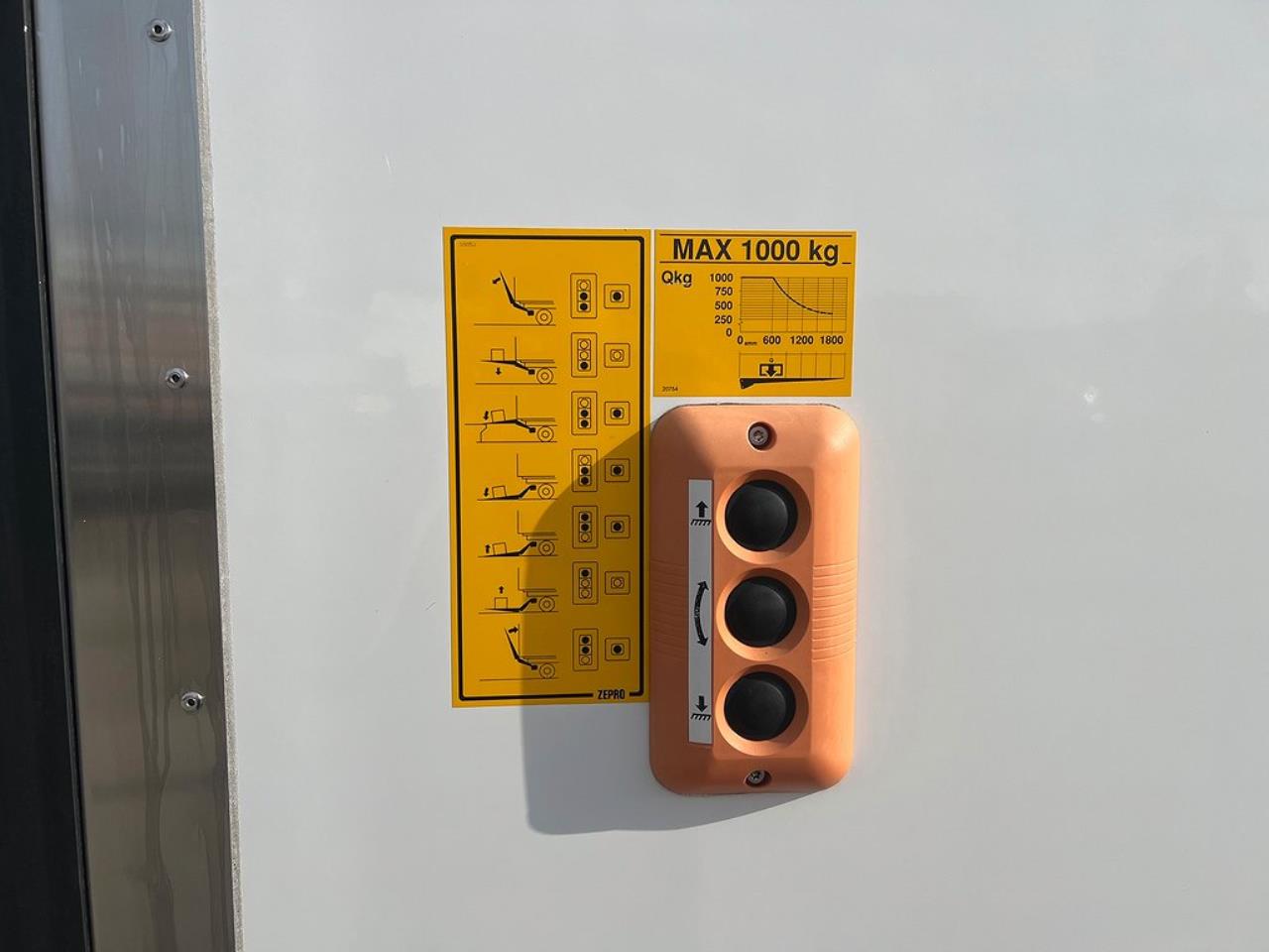 Iveco Daily 72C18 Skåpbil Öppningsbarsida Euro 6 2022 - Övrigt