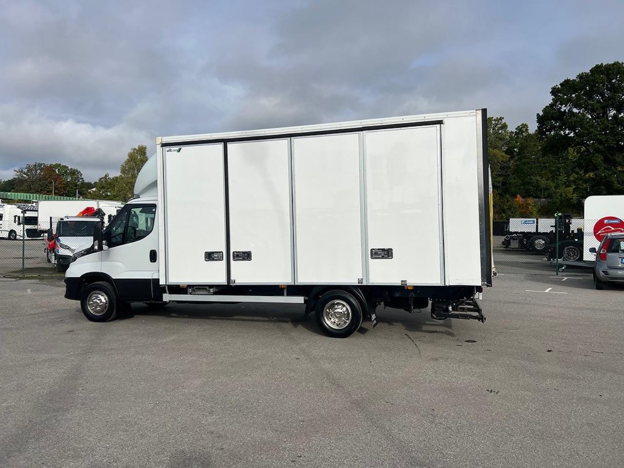 Iveco Daily 72C18 Skåpbil Öppningsbarsida Euro 6 2022 - Övrigt