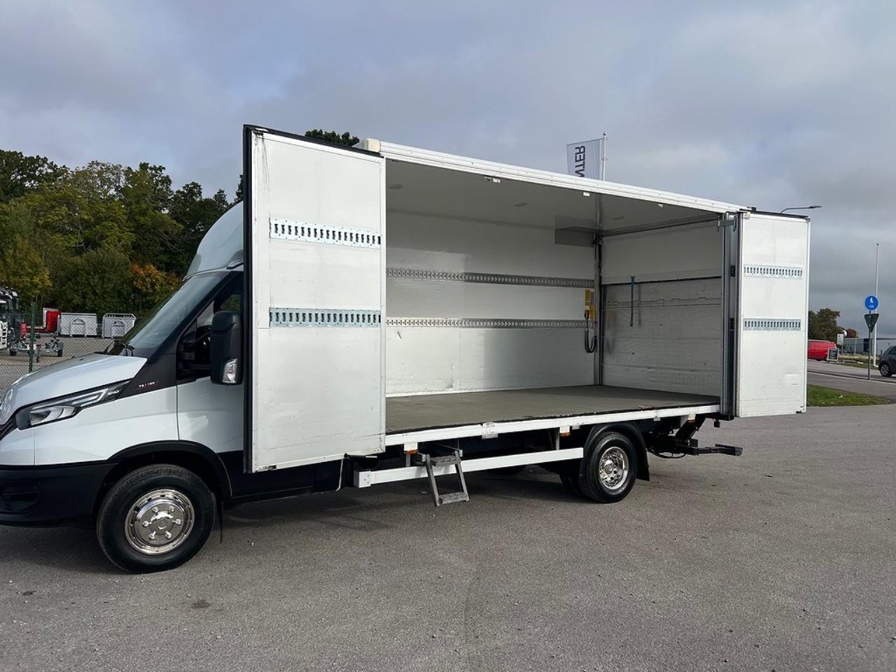 Iveco Daily 72C18 Skåpbil Öppningsbarsida Euro 6 2022 - Övrigt