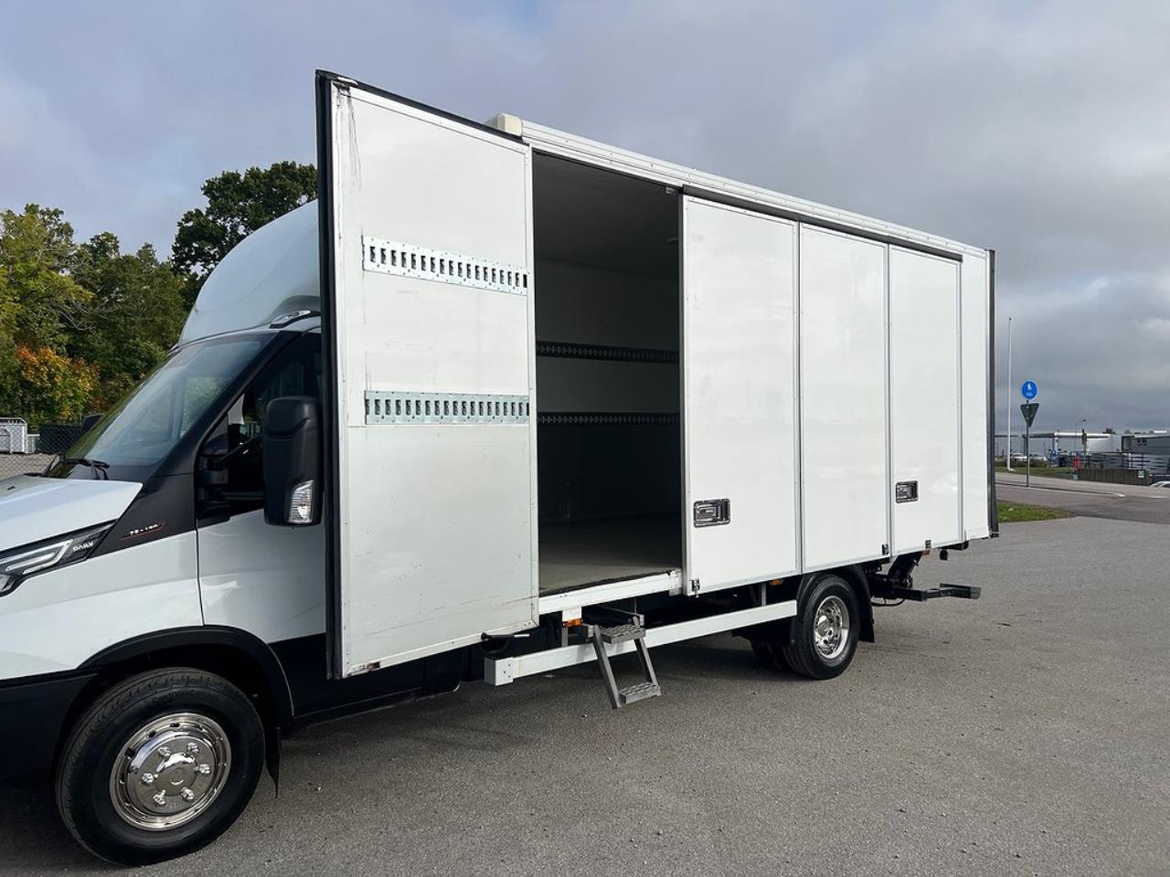 Iveco Daily 72C18 Skåpbil Öppningsbarsida Euro 6 2022 - Övrigt
