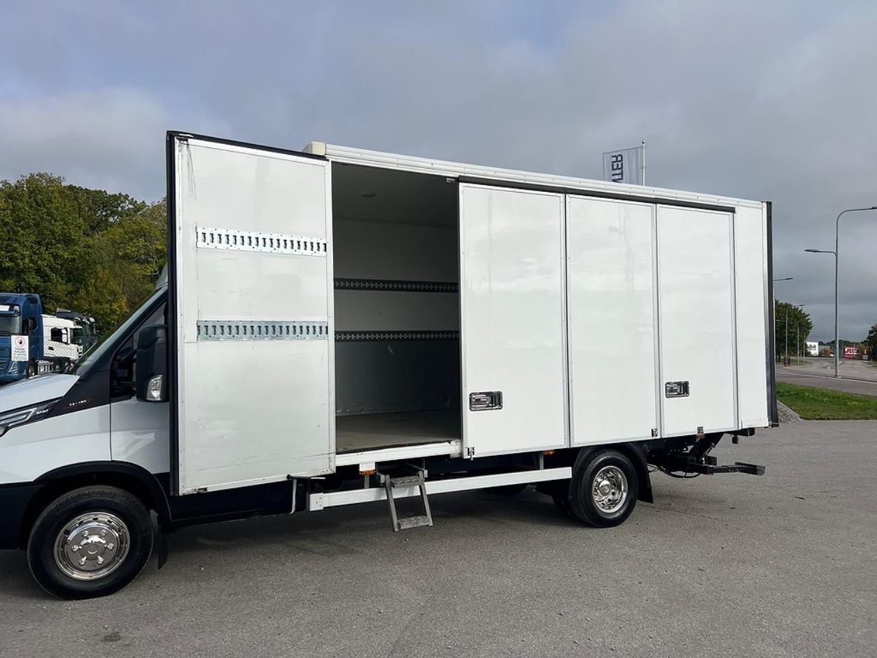 Iveco Daily 72C18 Skåpbil Öppningsbarsida Euro 6 2022 - Övrigt