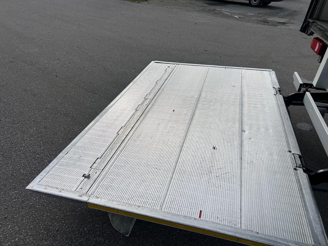 Iveco Daily 72C18 Skåpbil Öppningsbarsida Euro 6 2022 - Övrigt