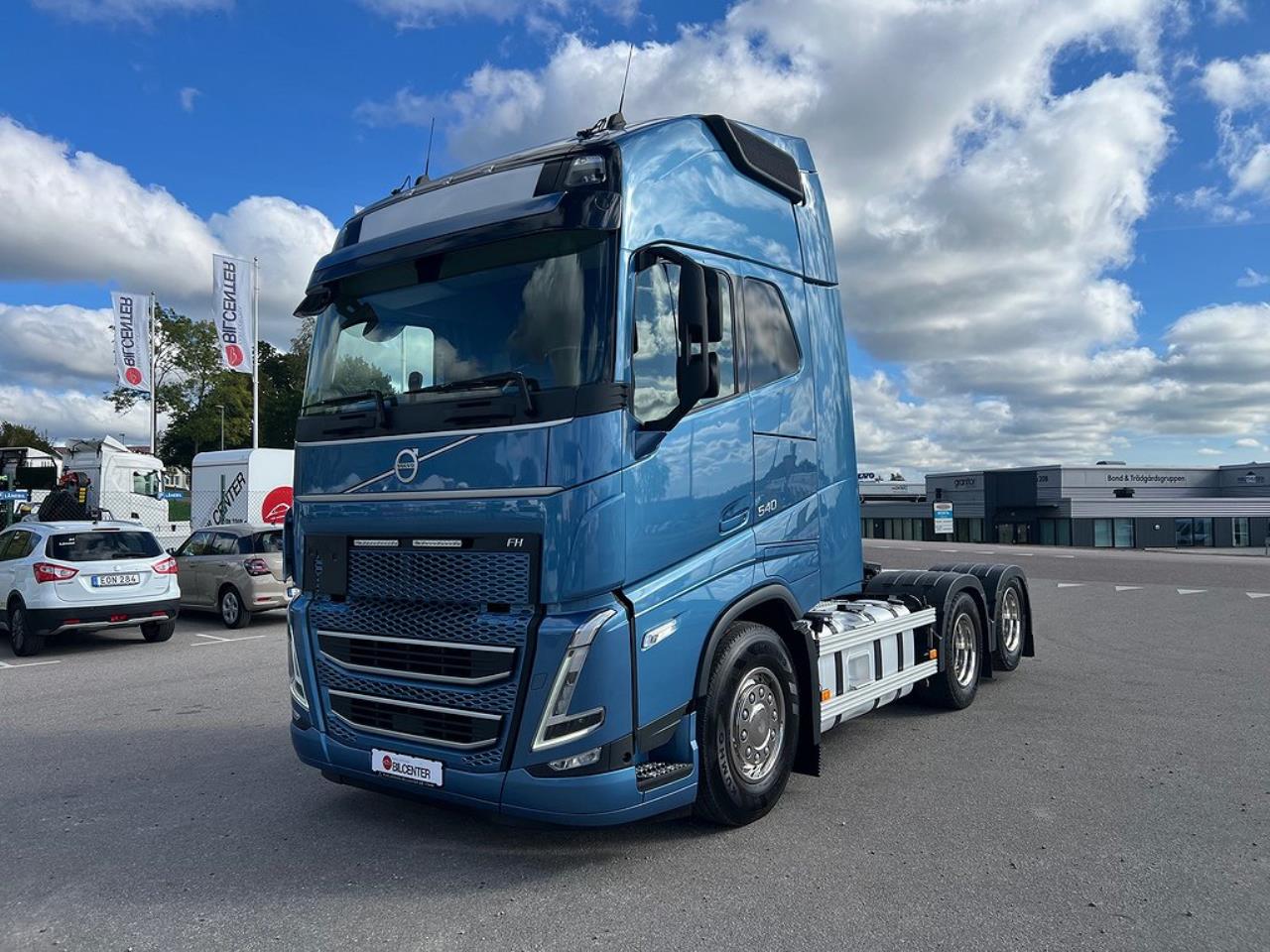 Volvo FH13 540 6x4 Dragbil Lyftbar Tandem Axel, Retarder 2023 - Dragbil