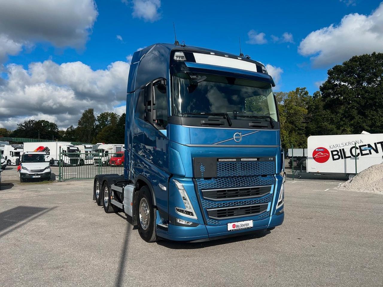 Volvo FH13 540 6x4 Dragbil Lyftbar Tandem Axel, Retarder 2023 - Dragbil
