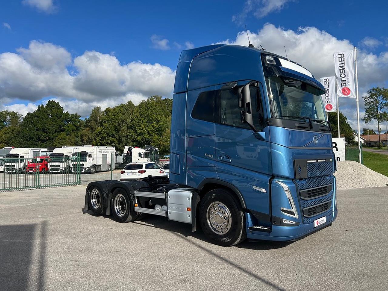 Volvo FH13 540 6x4 Dragbil Lyftbar Tandem Axel, Retarder 2023 - Dragbil