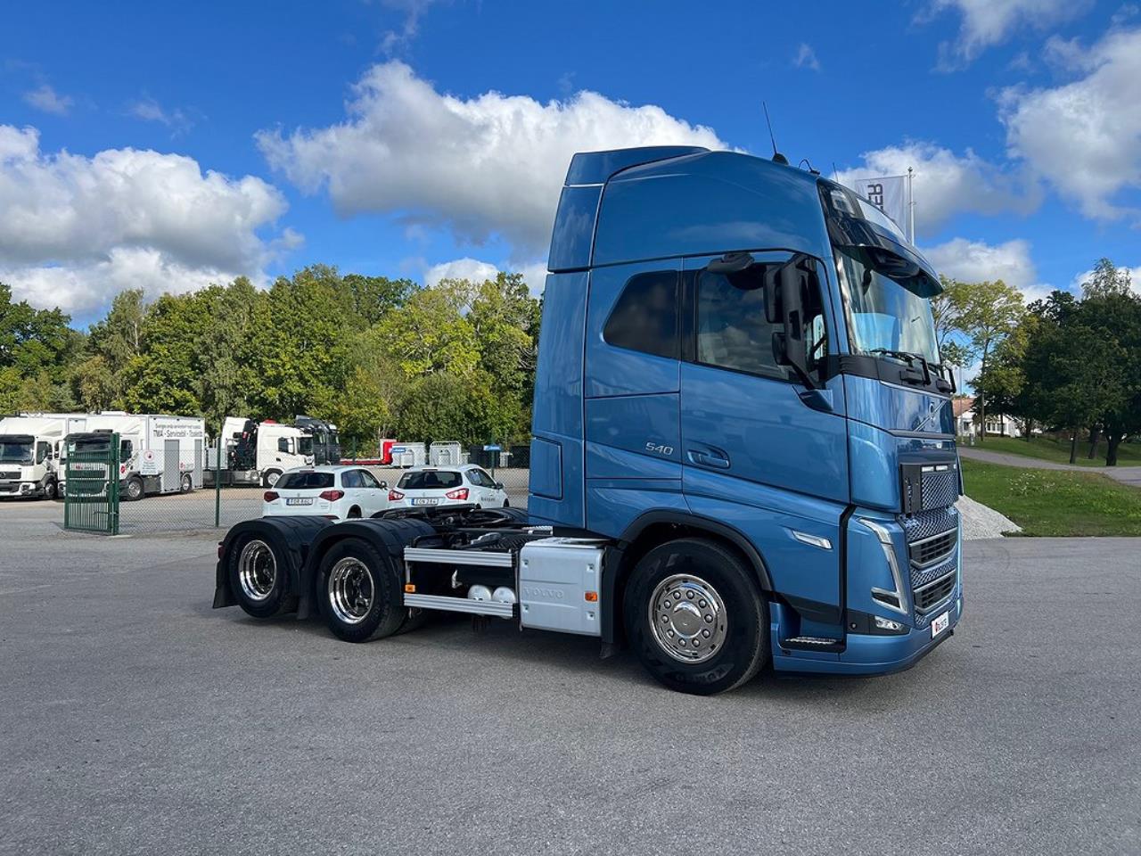 Volvo FH13 540 6x4 Dragbil Lyftbar Tandem Axel, Retarder 2023 - Dragbil