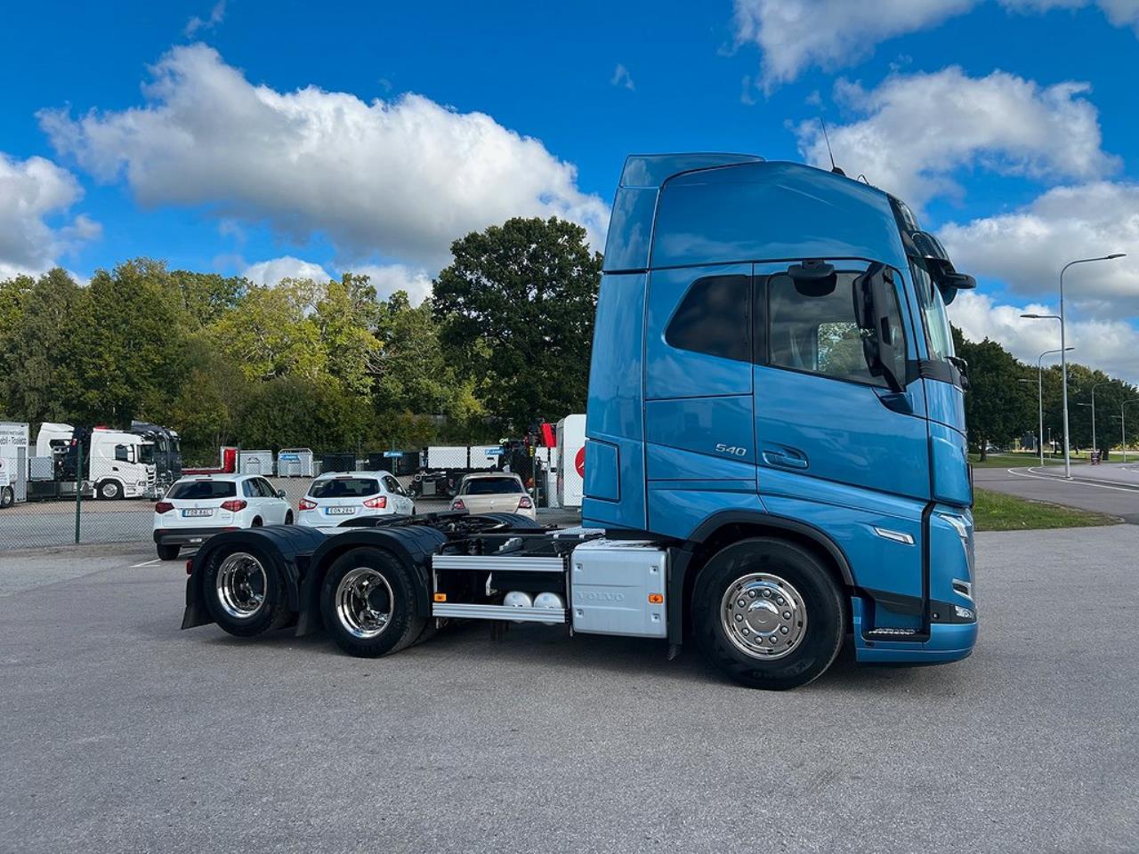 Volvo FH13 540 6x4 Dragbil Lyftbar Tandem Axel, Retarder 2023 - Dragbil