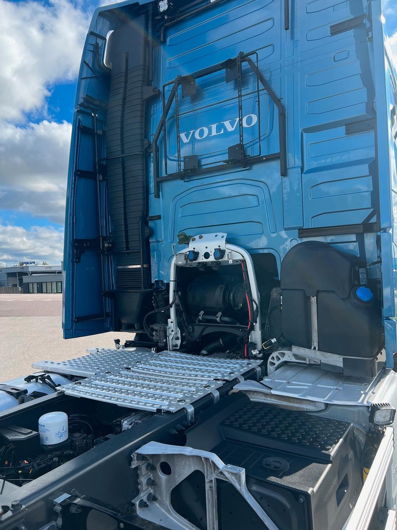 Volvo FH13 540 6x4 Dragbil Lyftbar Tandem Axel, Retarder 2023 - Dragbil