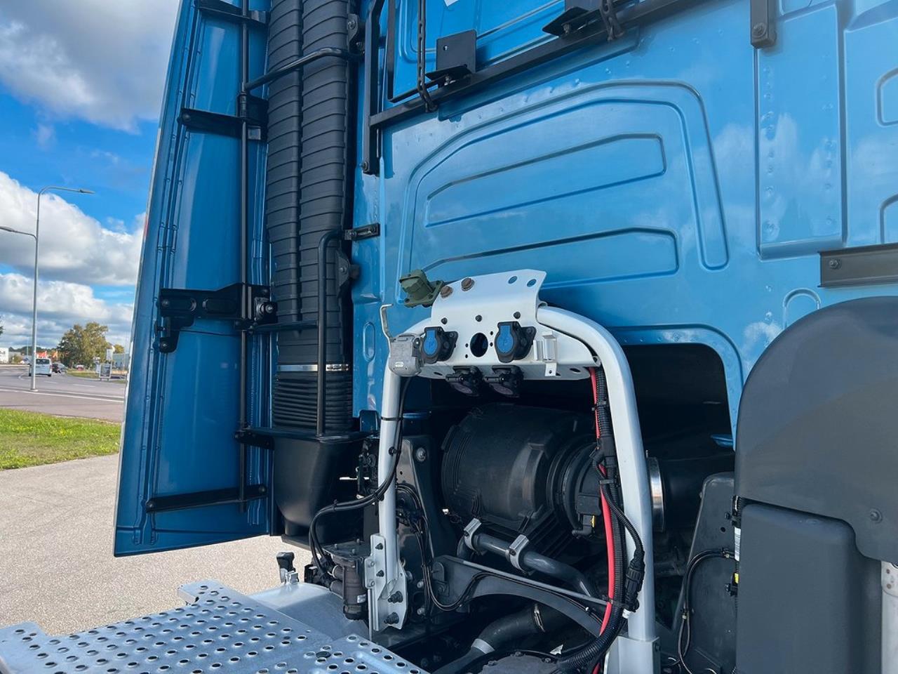 Volvo FH13 540 6x4 Dragbil Lyftbar Tandem Axel, Retarder 2023 - Dragbil