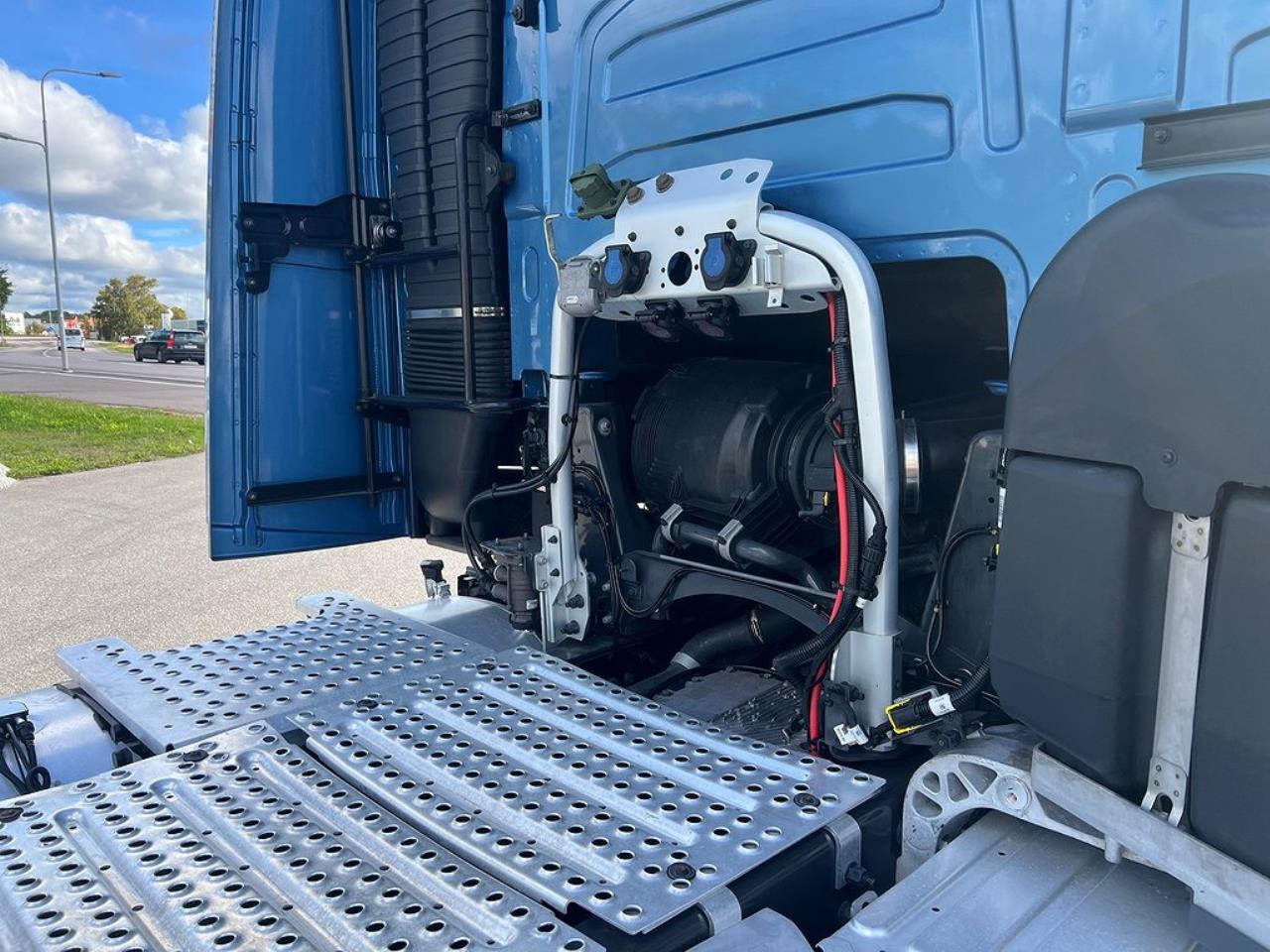 Volvo FH13 540 6x4 Dragbil Lyftbar Tandem Axel, Retarder 2023 - Dragbil