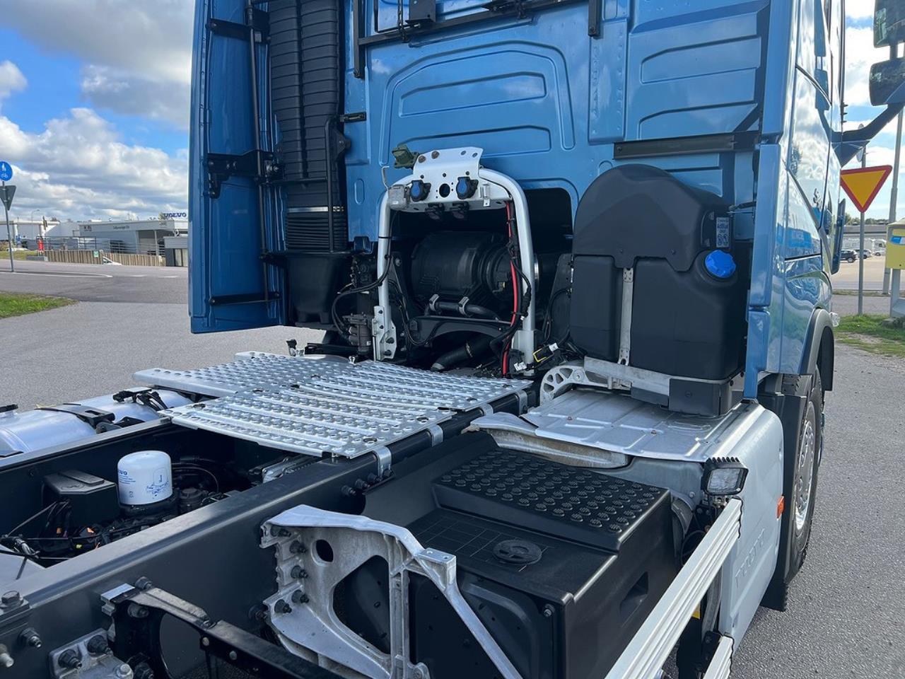 Volvo FH13 540 6x4 Dragbil Lyftbar Tandem Axel, Retarder 2023 - Dragbil