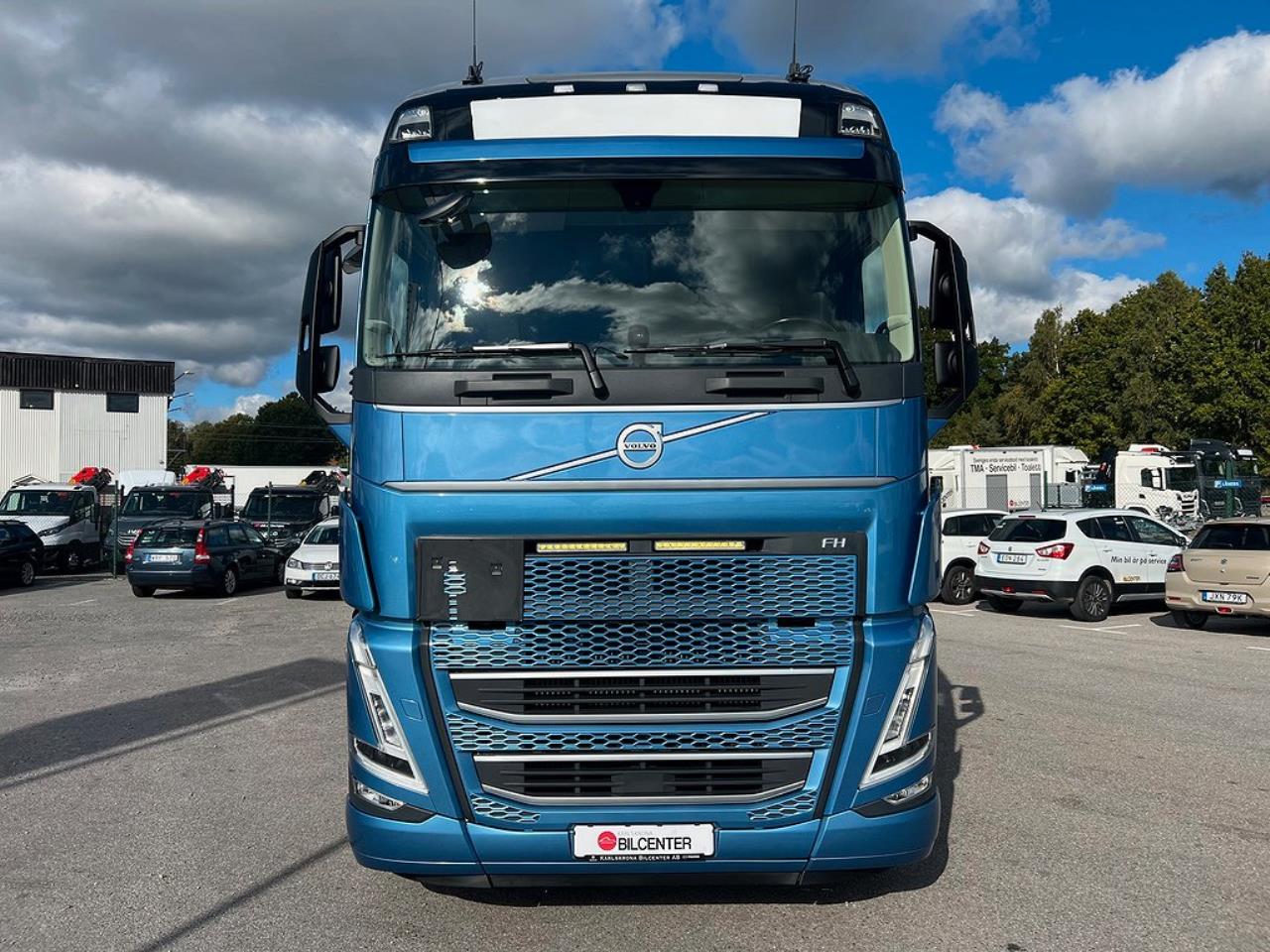 Volvo FH13 540 6x4 Dragbil Lyftbar Tandem Axel, Retarder 2023 - Dragbil