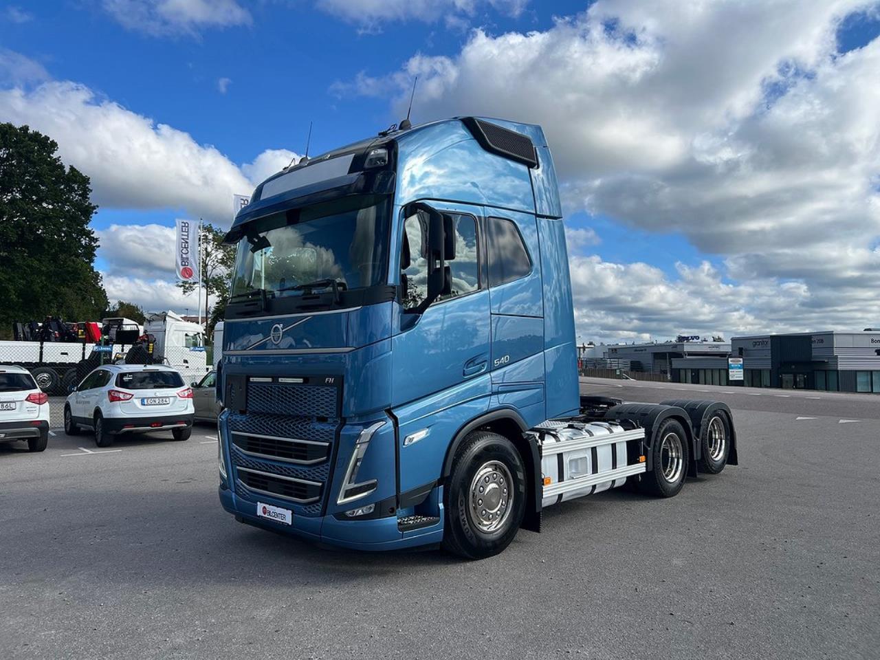 Volvo FH13 540 6x4 Dragbil Lyftbar Tandem Axel, Retarder 2023 - Dragbil