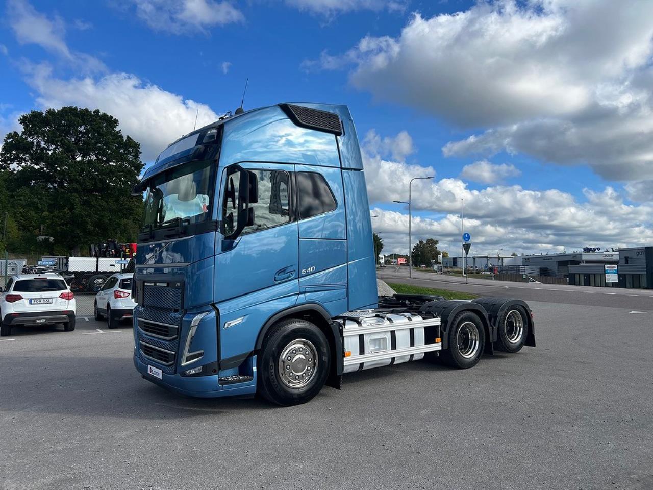 Volvo FH13 540 6x4 Dragbil Lyftbar Tandem Axel, Retarder 2023 - Dragbil