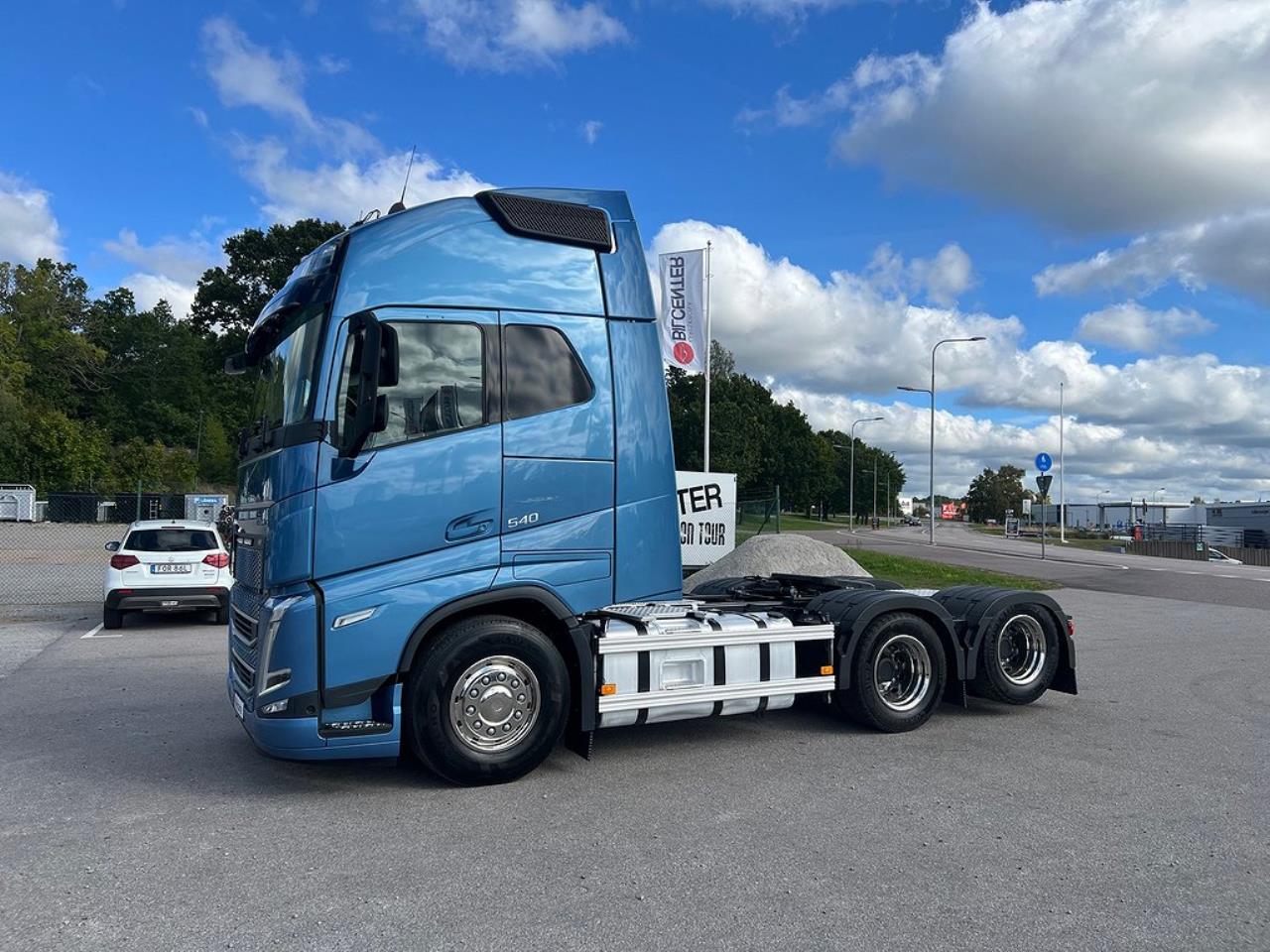 Volvo FH13 540 6x4 Dragbil Lyftbar Tandem Axel, Retarder 2023 - Dragbil