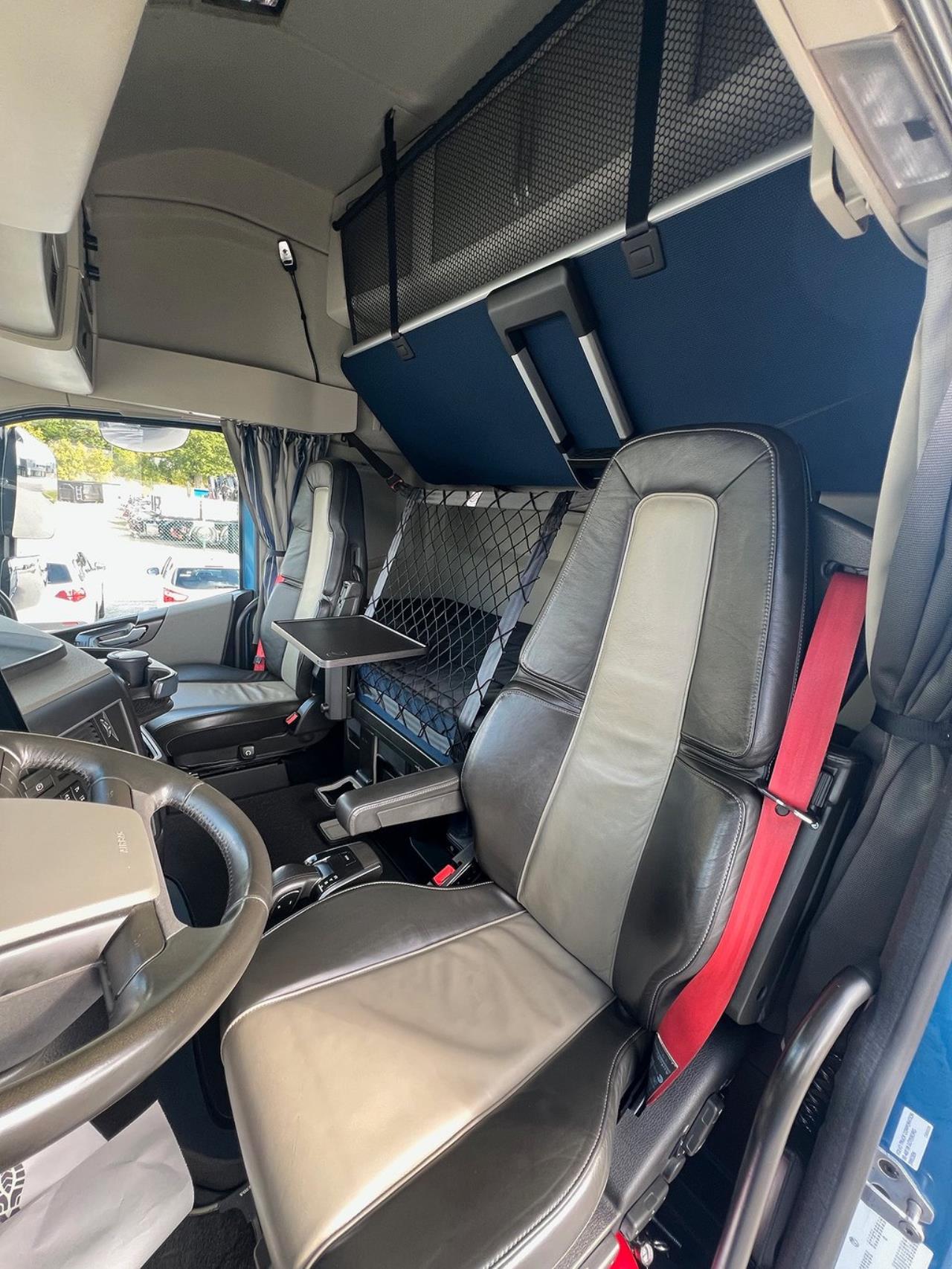 Volvo FH13 540 6x4 Dragbil Lyftbar Tandem Axel, Retarder 2023 - Dragbil