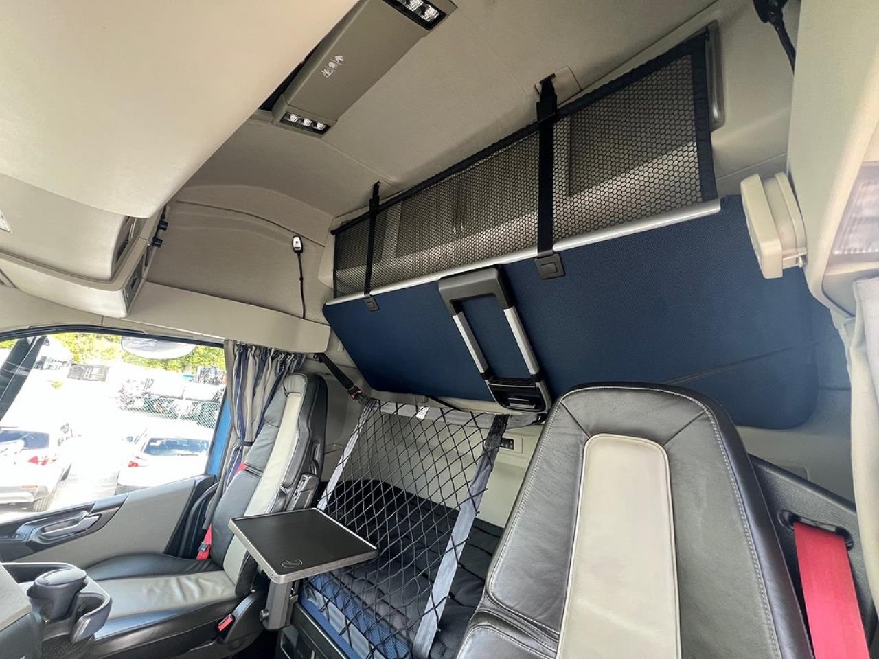 Volvo FH13 540 6x4 Dragbil Lyftbar Tandem Axel, Retarder 2023 - Dragbil