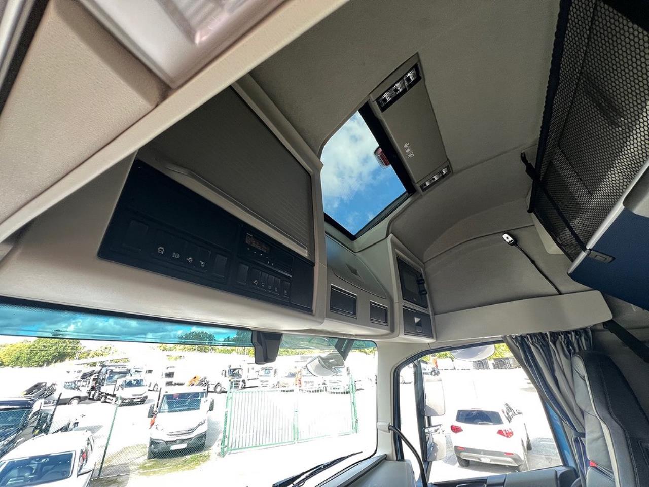 Volvo FH13 540 6x4 Dragbil Lyftbar Tandem Axel, Retarder 2023 - Dragbil