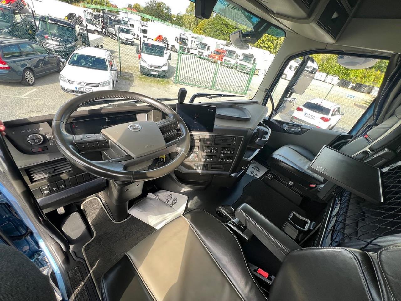 Volvo FH13 540 6x4 Dragbil Lyftbar Tandem Axel, Retarder 2023 - Dragbil