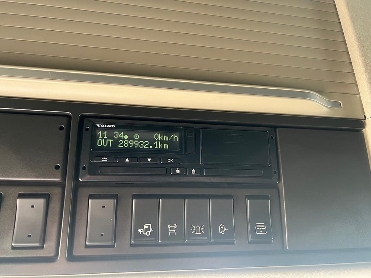 Volvo FH13 540 6x4 Dragbil Lyftbar Tandem Axel, Retarder 2023 - Dragbil