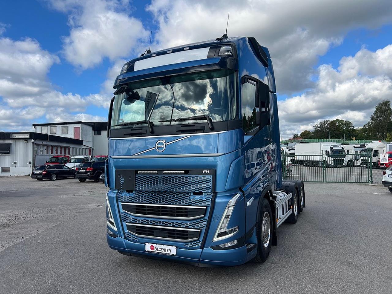 Volvo FH13 540 6x4 Dragbil Lyftbar Tandem Axel, Retarder 2023 - Dragbil