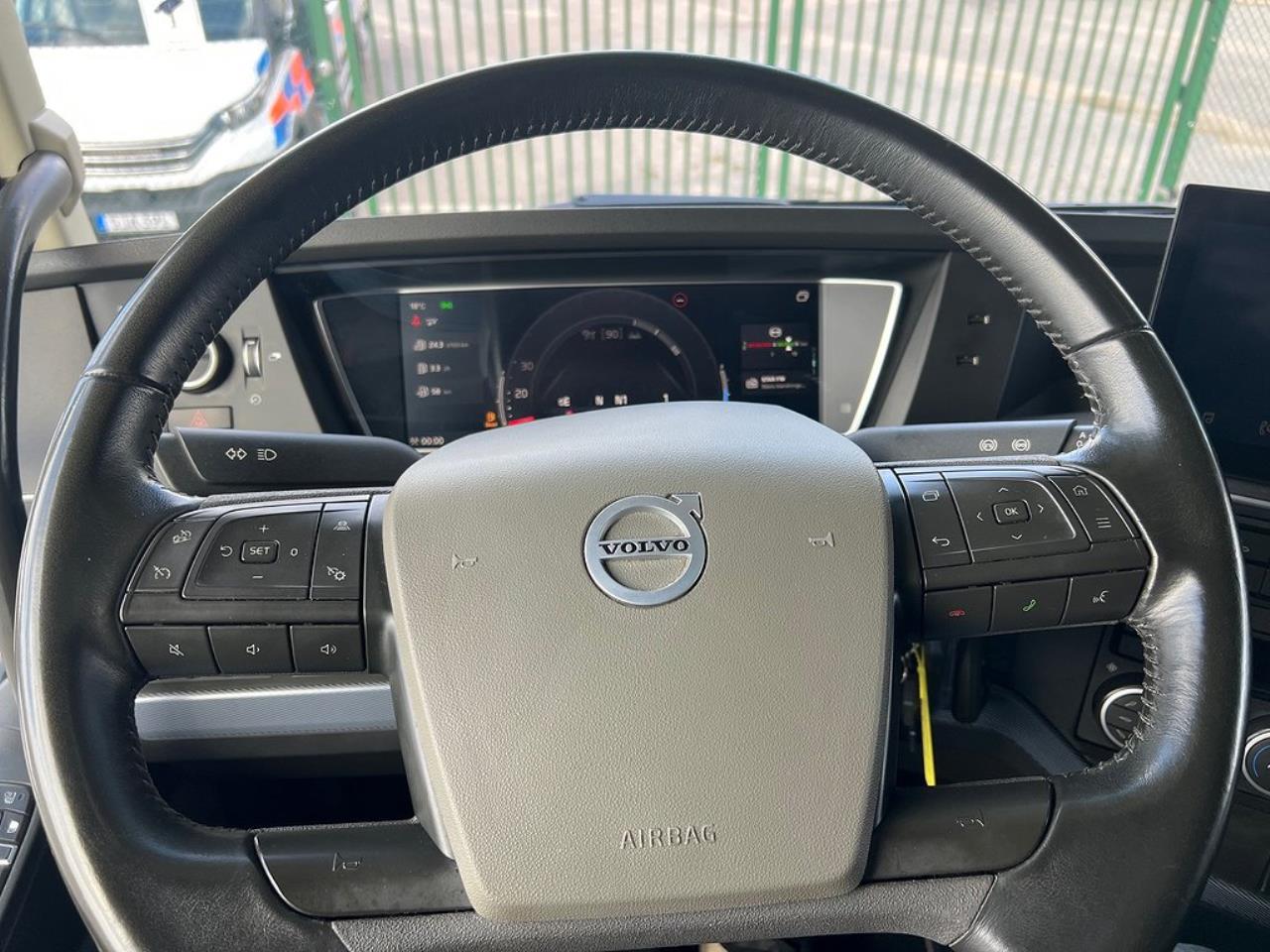 Volvo FH13 540 6x4 Dragbil Lyftbar Tandem Axel, Retarder 2023 - Dragbil