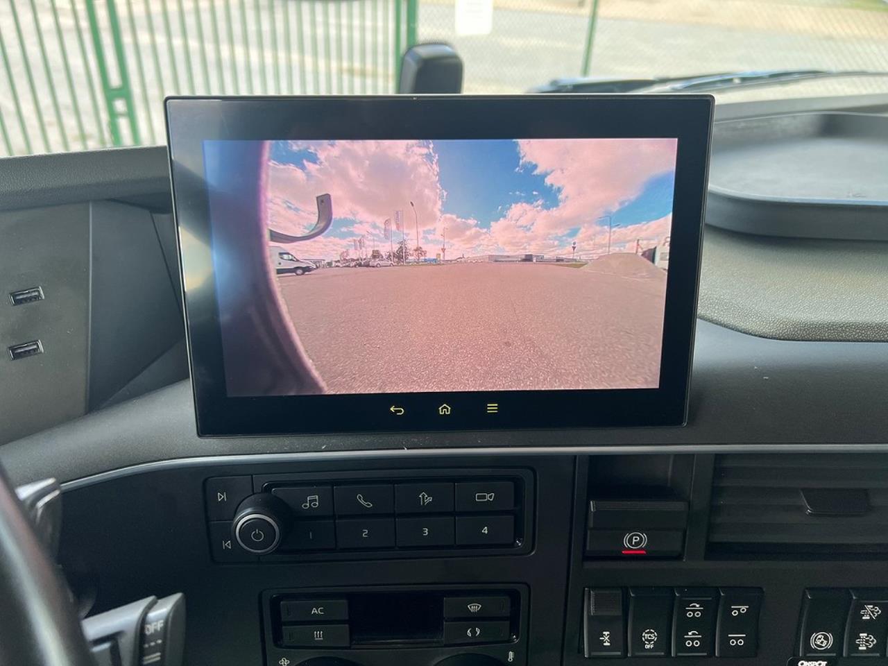 Volvo FH13 540 6x4 Dragbil Lyftbar Tandem Axel, Retarder 2023 - Dragbil