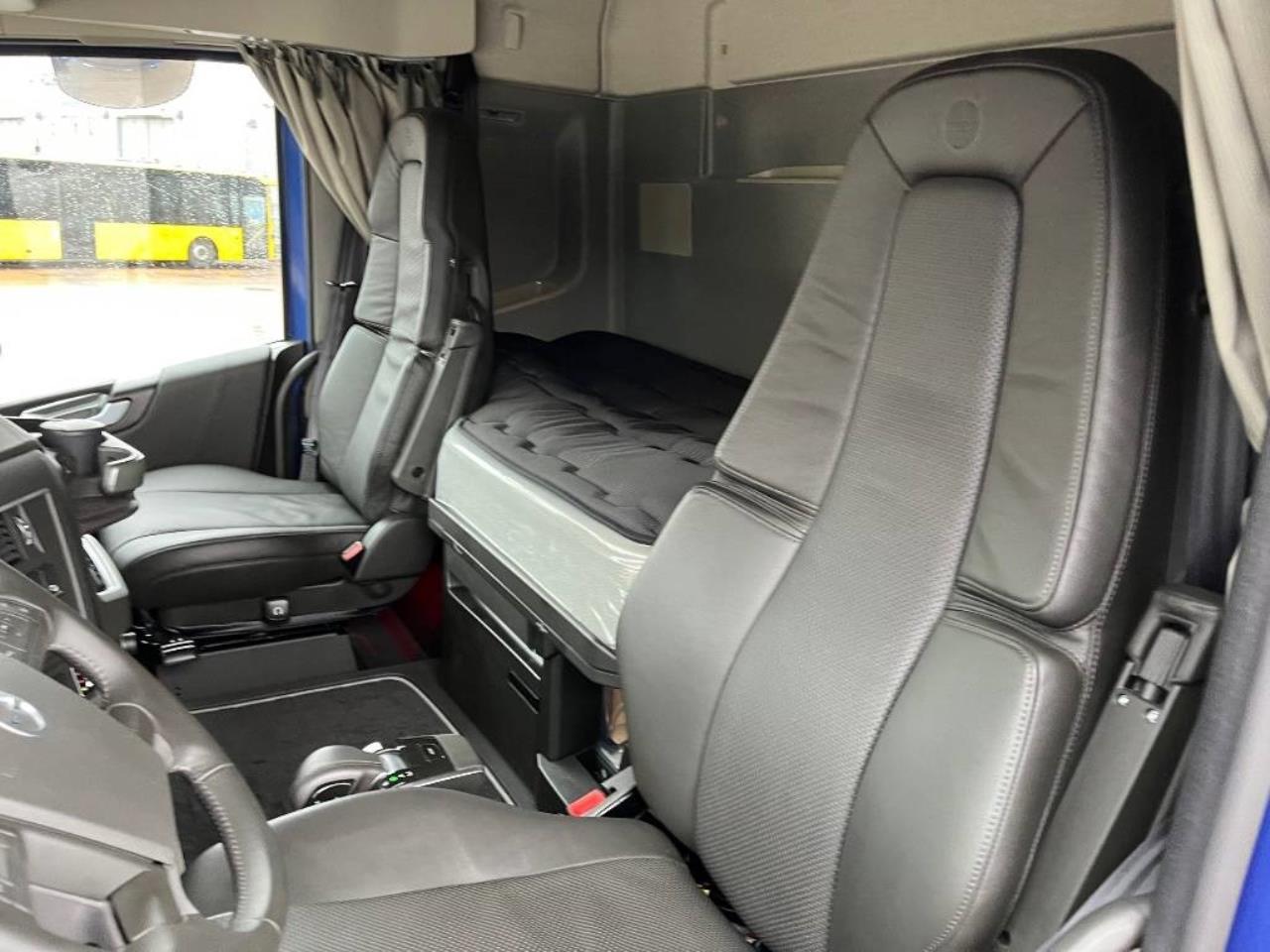 Volvo FH 6X4 540 Lastväxlare/ Laxå Snabblås 2023 - Krok/Lastväxlare