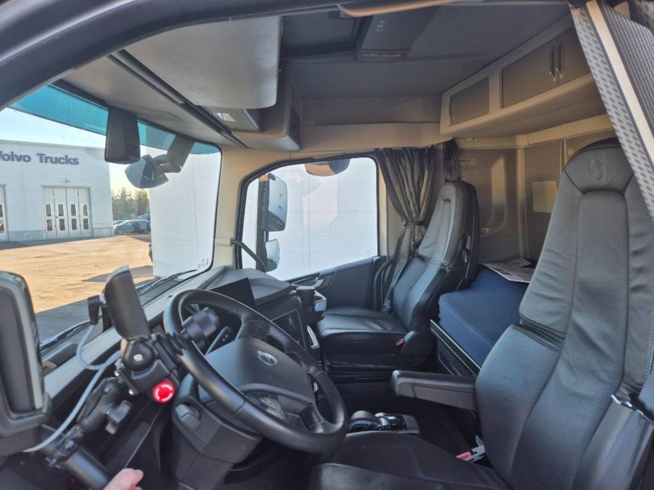 Volvo FHE 8x4 Tridem Lastväxlare 2023 - Krok/Lastväxlare