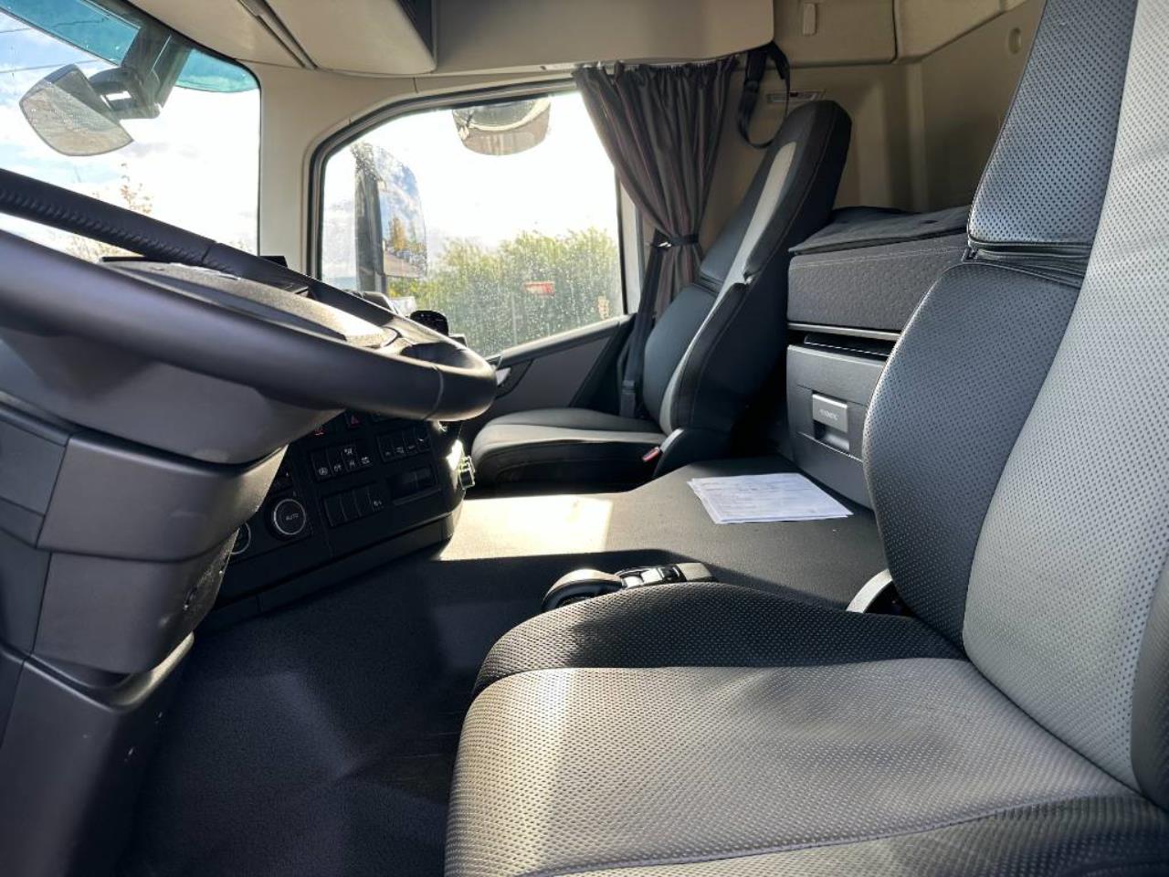 Volvo FM 460 LNG Kyl Frys bil 2024 - Skåp isolerat